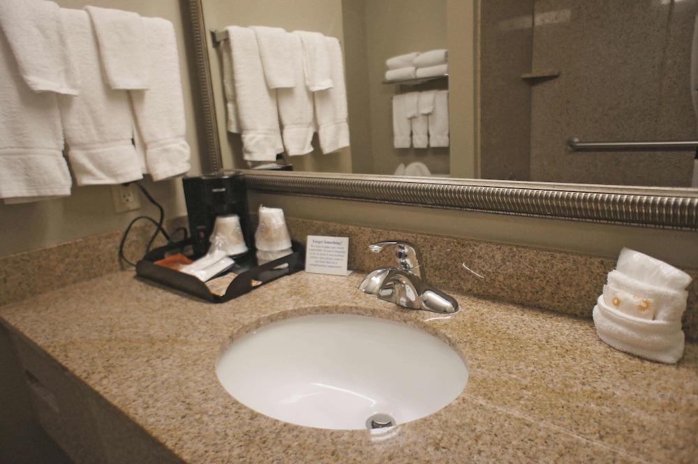 La Quinta Inn & Suites By Wyndham Broussard - Lafayette Area Bagian luar foto