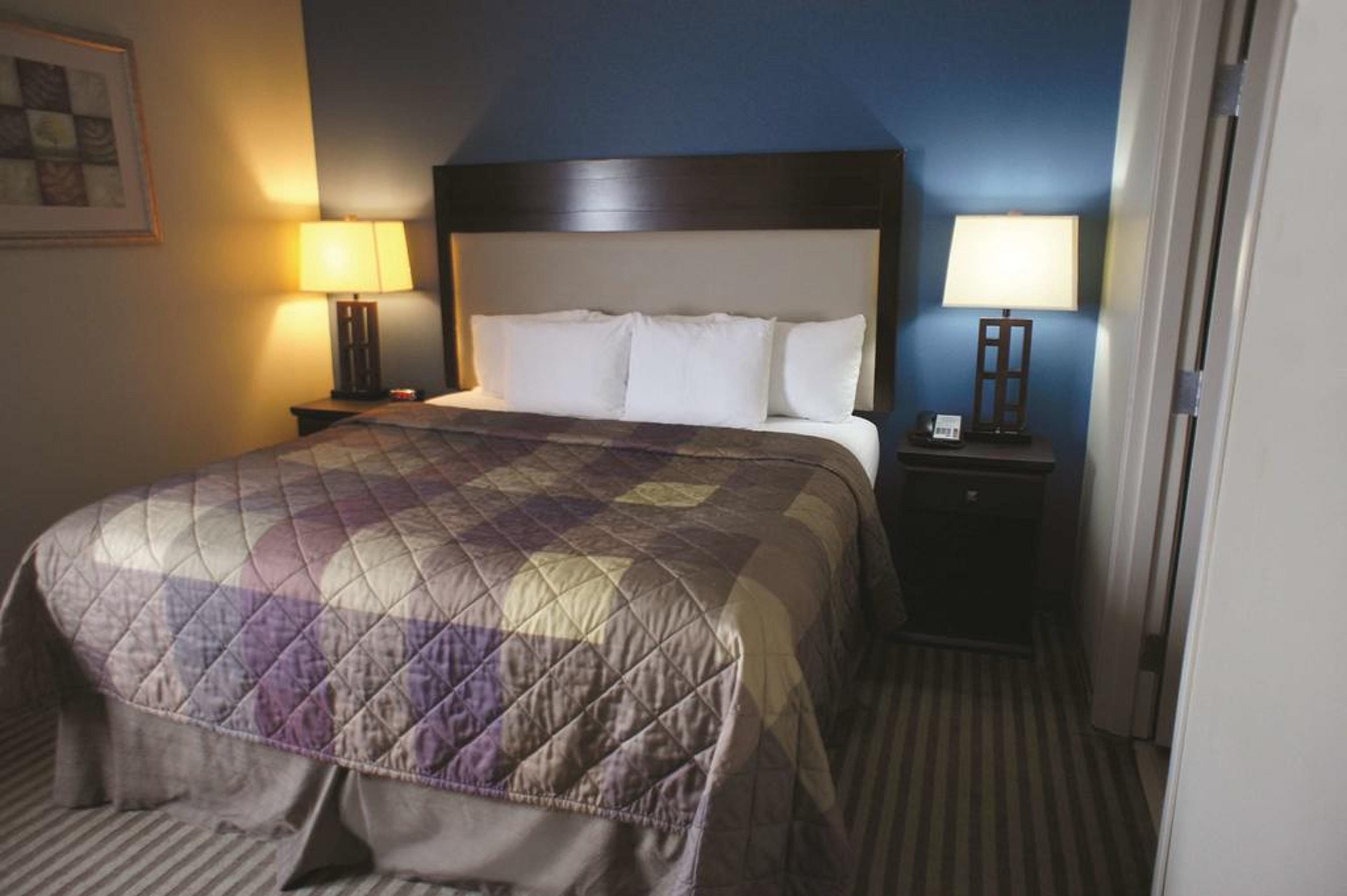 La Quinta Inn & Suites By Wyndham Broussard - Lafayette Area Bagian luar foto