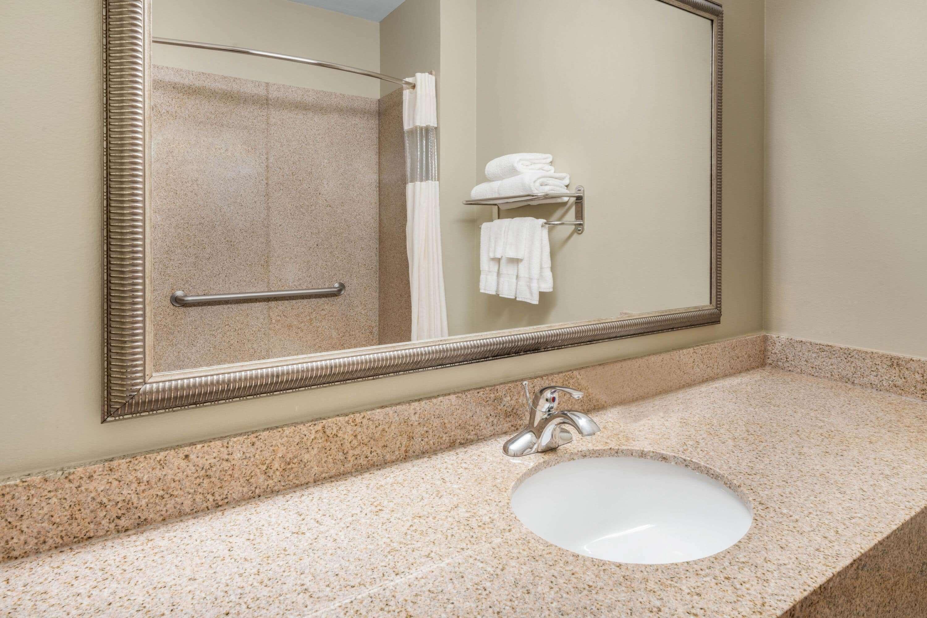 La Quinta Inn & Suites By Wyndham Broussard - Lafayette Area Bagian luar foto