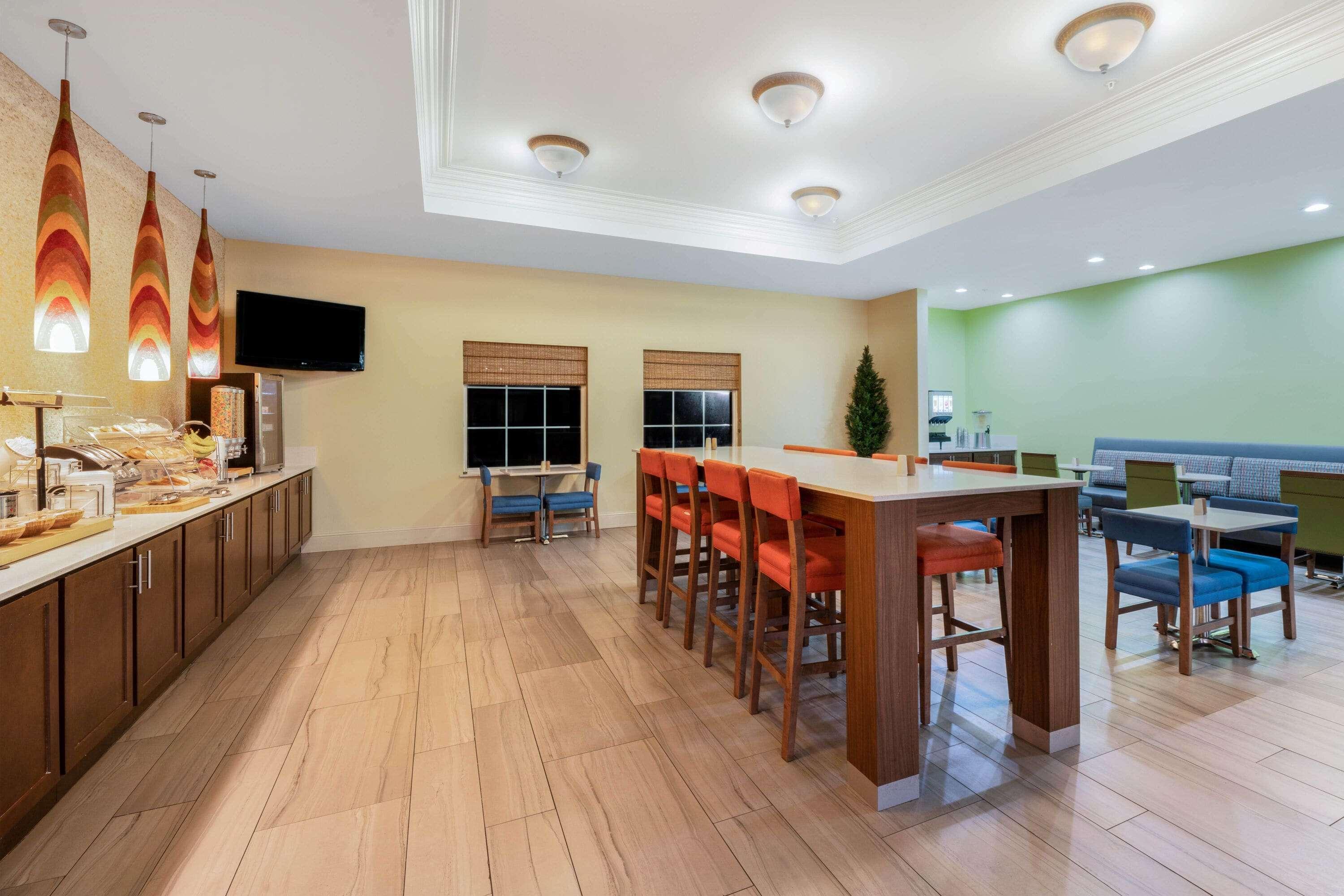 La Quinta Inn & Suites By Wyndham Broussard - Lafayette Area Bagian luar foto