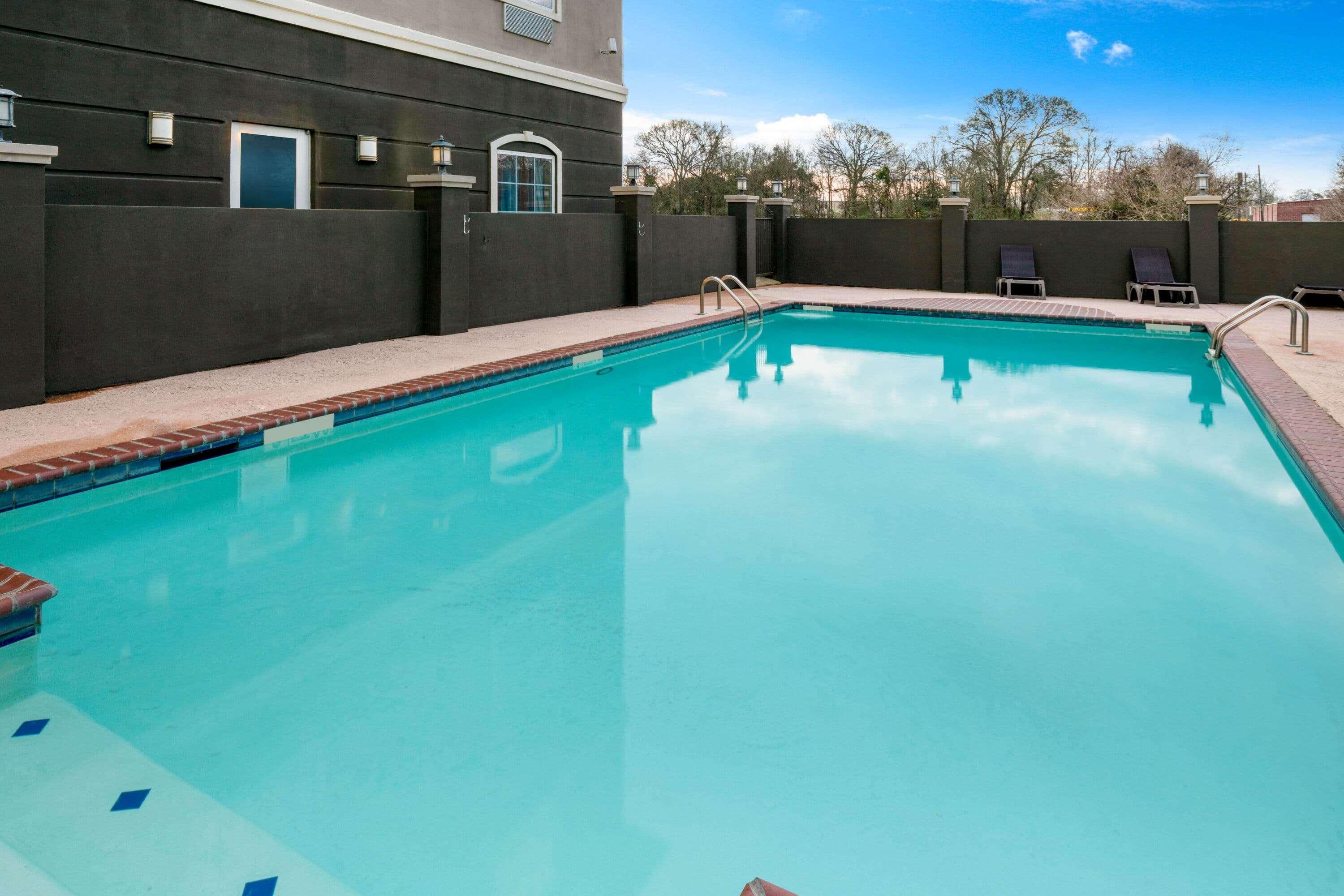 La Quinta Inn & Suites By Wyndham Broussard - Lafayette Area Bagian luar foto