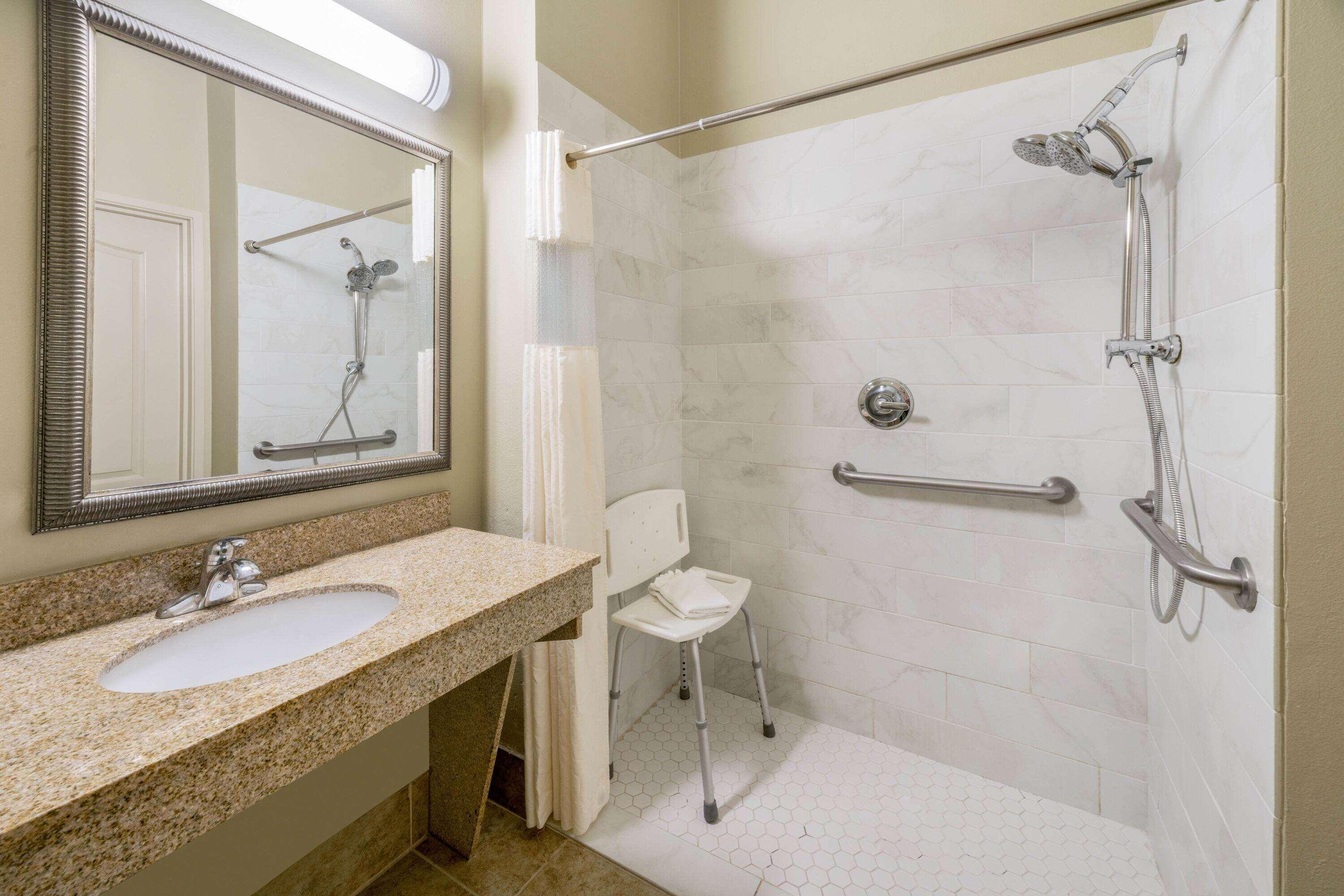La Quinta Inn & Suites By Wyndham Broussard - Lafayette Area Bagian luar foto